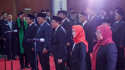 Mutasi Jabatan: Respons Tegas Pemkot Surabaya Berantas Pungli dan Perkuat Birokrasi