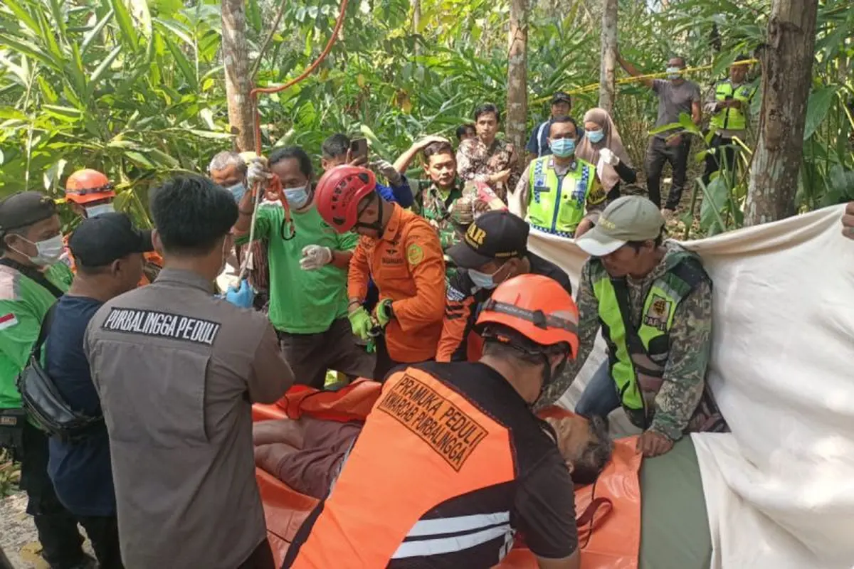 Lansia Ditemukan Meninggal di Atas Pohon Kelapa