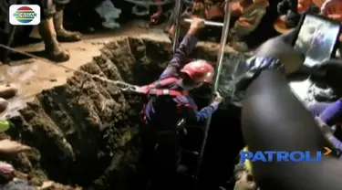 Tim SAR gabungan akhirnya dapat mengeluarkan jenazah pekerja yang tertimbun tanah galian di proyek saluran air kawasan Penjaringan, Jakarta Utara.