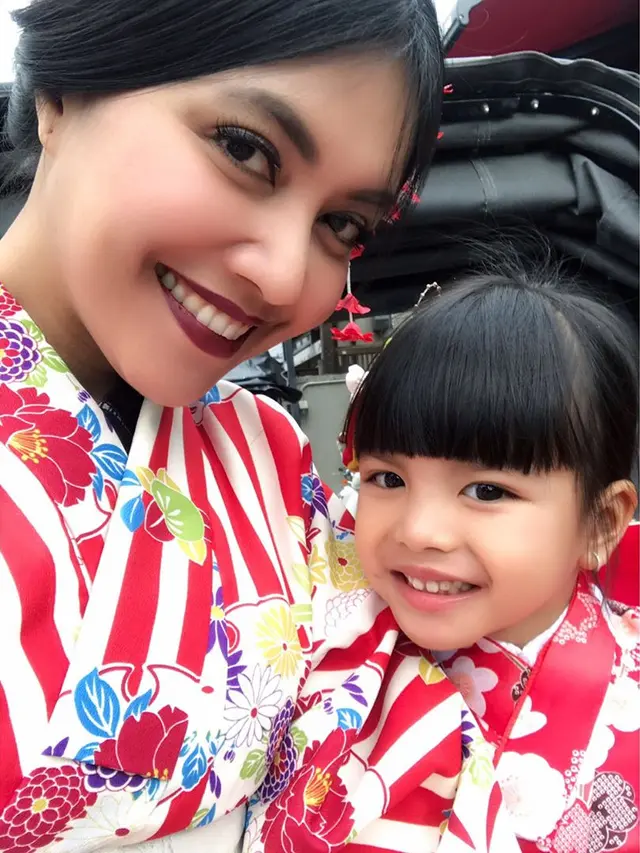 [Bintang] Ayu Ting Ting dan Denada