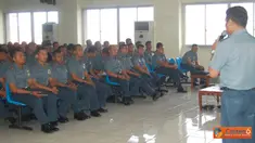 Citizen6, Tanjung Priok: Personel Kolinlamil memperoleh pencerahan hukum tentang Kekerasan Dalam Rumah Tangga (KDRT) bertempat di Gedung Laut Natuna Mako Kolinlamil, Tanjung Priok Jakarta Utara pada, Senin (5/11). (Pengirim: Dispenkolinlamil)