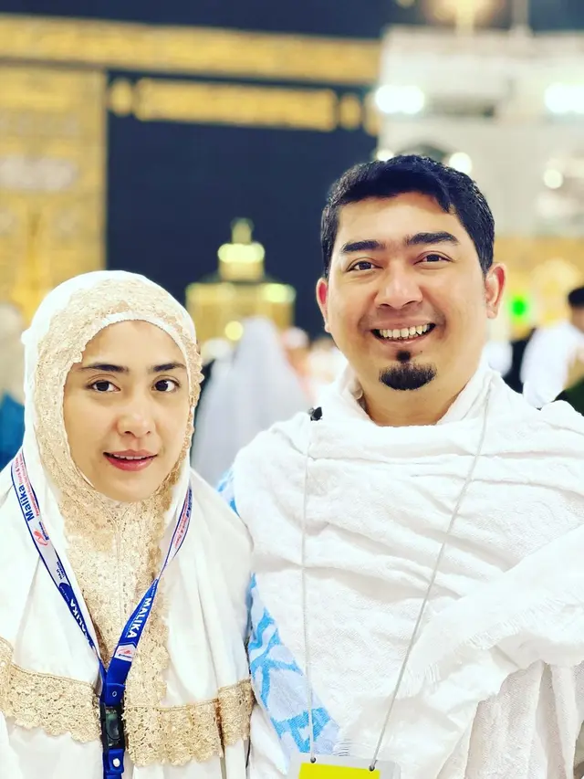 Ustaz Solmed dan April Jasmine