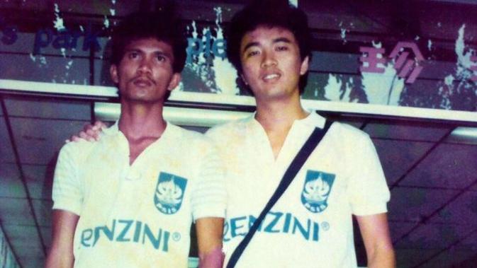 Almarhum Ribut Waidi (kiri), pahlawan Timnas Indonesia di final SEA Games 1987. (Dok pribadi Agus Santoso)