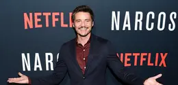 Aktor Pedro Pascal saat menghadiri premiere Narcos season 3. (Evan Agostini / Invision / AP)