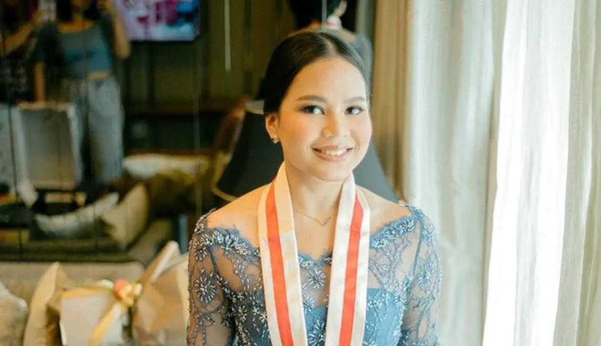 <p>Karena jadi adik artis ternama Indonesia, Jessi pun jadi sorotan publik. Akan tetapi, ia memilih untuk tak jadi seorang artis seperti sang kakak. [Foto: instagram.com/jejijuu]</p>