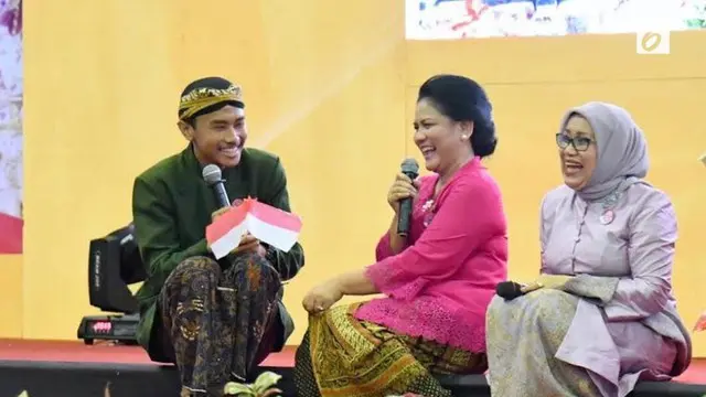 Saat Jokowi Terbahak Lihat Akting Iriana dengan Siswa SMK Solo