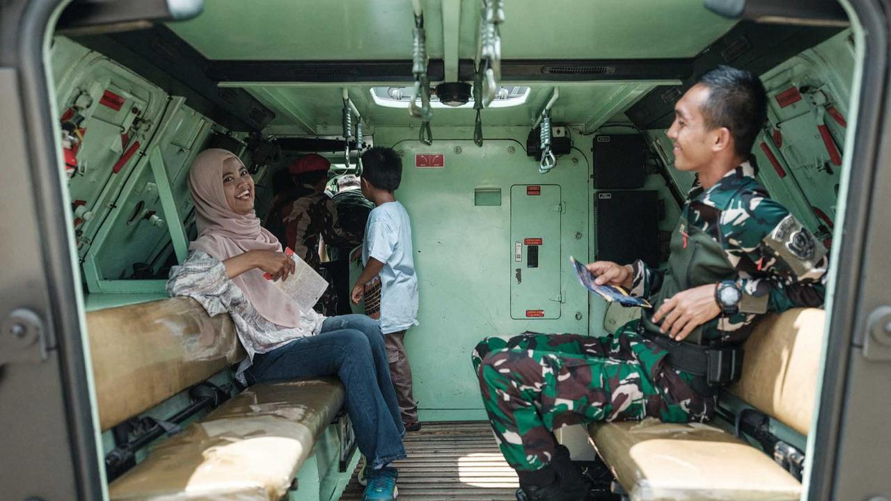 FOTO: Warga Serbu Hari Terakhir TNI Fair 2025 di Monas
