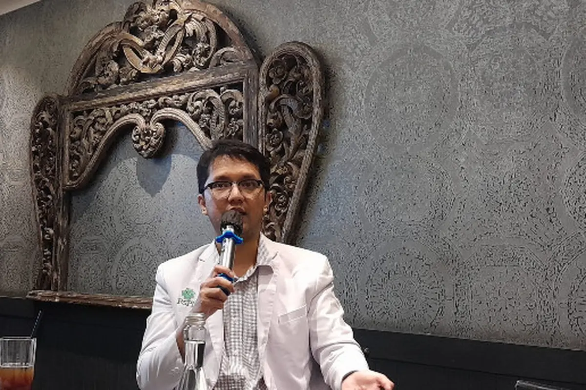 Dokter spesialis mata Tri Wahyu menjelaskan tentang thyroid eye disease