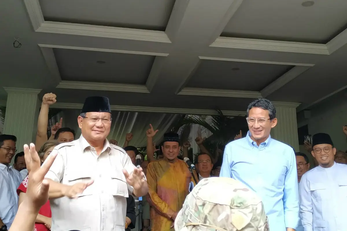 Capres Prabowo Subianto dan Cawapres Sandiaga Uno pidato di Rumah Kertanegara, Jakarta, Selasa (21/5/2019).