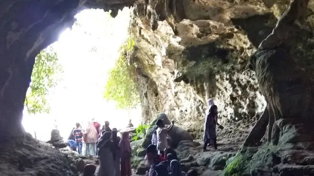 Gua Parat di Pangandaran