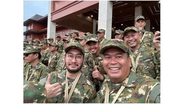6 Potret Jeje Govinda di Retret Kepala Daerah, Tampil Kompak Berseragam Komcad
