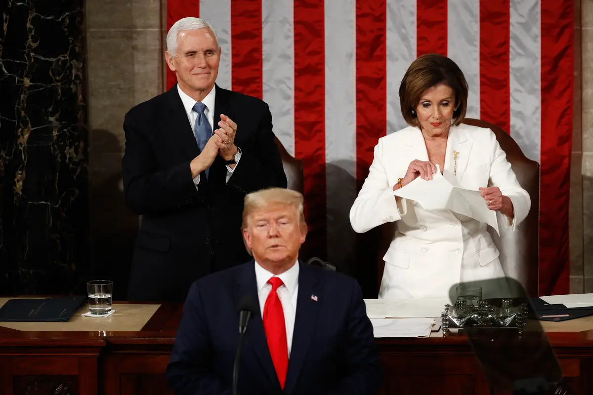 Ketua DPR AS Robek Naskah Pidato Kenegaraan Donald Trump