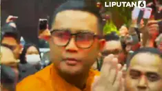 Bupati Klaten Hamenang Wajar Ismoyo telah selesai menjalani pemeriksaan di Komisi Pemberantasan Korupsi (KPK) usai terjaring operasi tangkap tangan (OTT).

Hamenang sebelumnya tiba di KPK pukul 06.58 WIB dan keluar KPK mengenakan rompi oranye pukul 18.25 WIB pada Jumat (16/10/2026). Dia tak bicar...