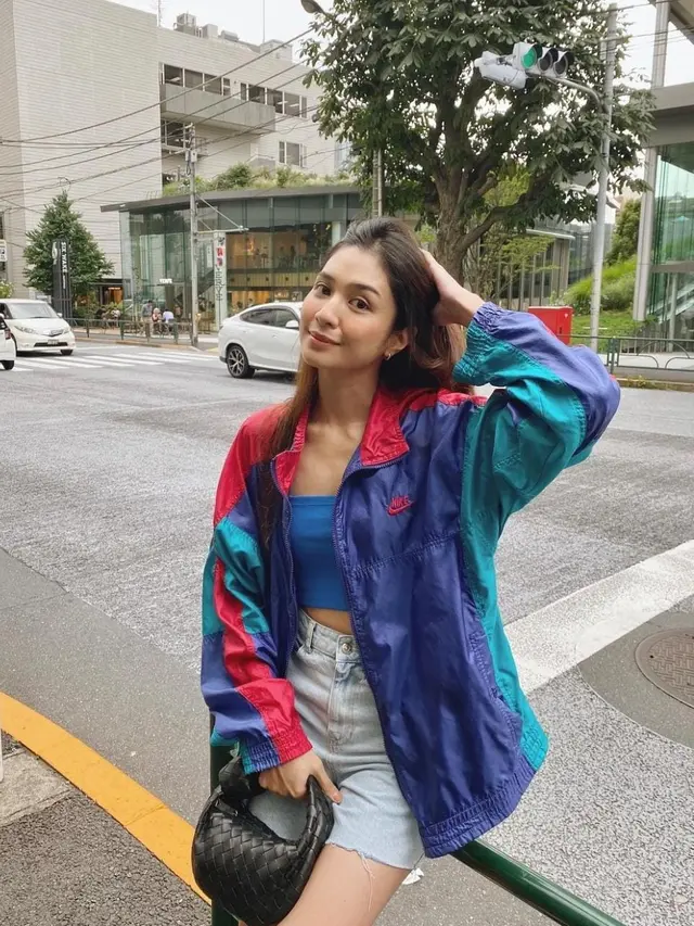 Inspirasi Outfit Santai Mikha Tambayong