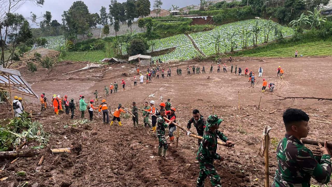 FOTO: Hari Kelima Pencarian Longsor Bandung Barat Total Korban Ditemukan 53 Jiwa