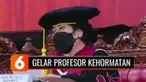 Universitas Pertahanan RI memberikan gelar Guru Besar Kehormatan, kini gelar Profesor Doktor Honoris Causa kini tersemat di depan nama Presiden Ke-5 Republik Indonesia, Megawati Soekarnoputri.
