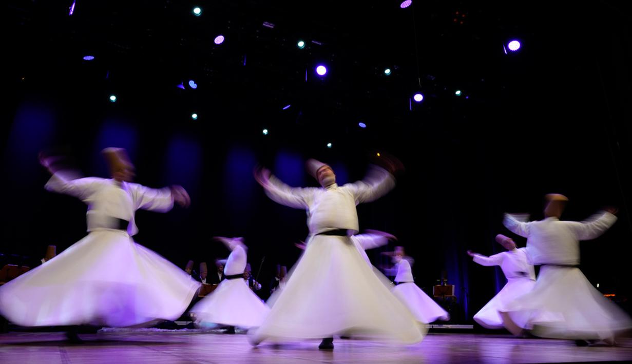 Warisannya melanglang-buana dan melintasi perbatasan negara, ras, warna kulit, dan bahkan agama. (AP Photo/Emrah Gurel)