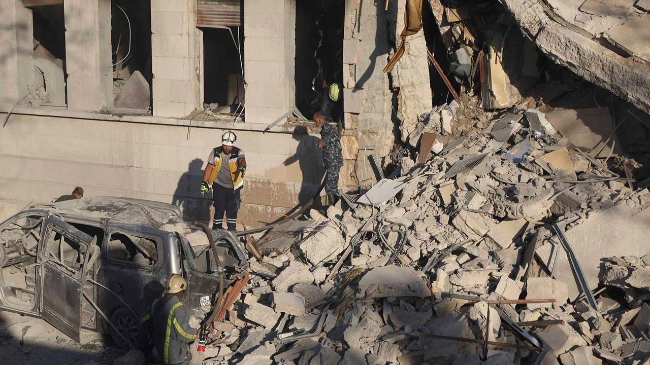 FOTO: Penampakan Gedung Kementerian Pertahanan Suriah Yang Hancur Dihantam Serangan Udara Israel