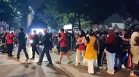 Kawasan GBK Padat, Ribuan Penonton Konser G-Dragon dan Suporter Timnas Padati Senayan