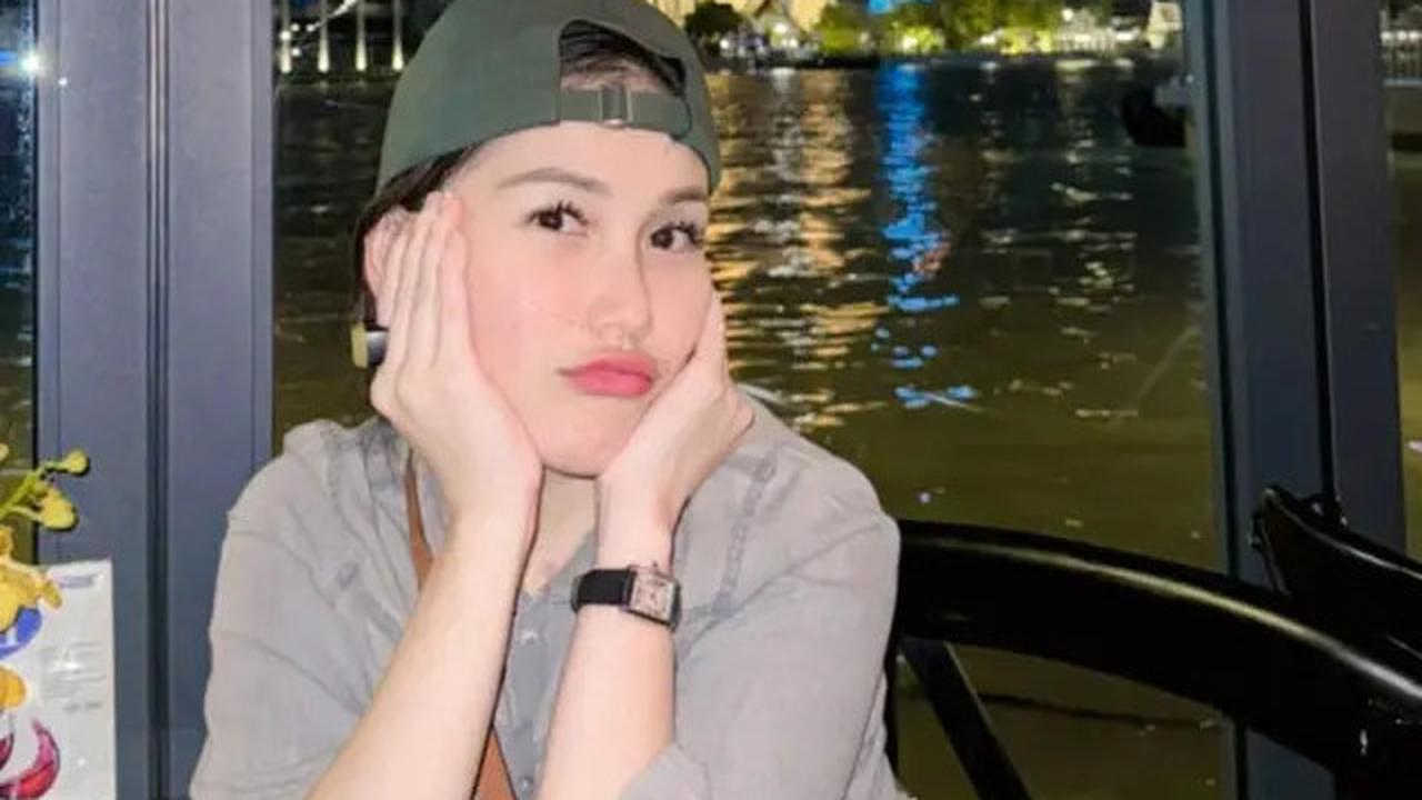 7 Potret Ayu Ting Ting Ajak Bilqis Kulineran Malam di Thailand, Bak Kakak Adik