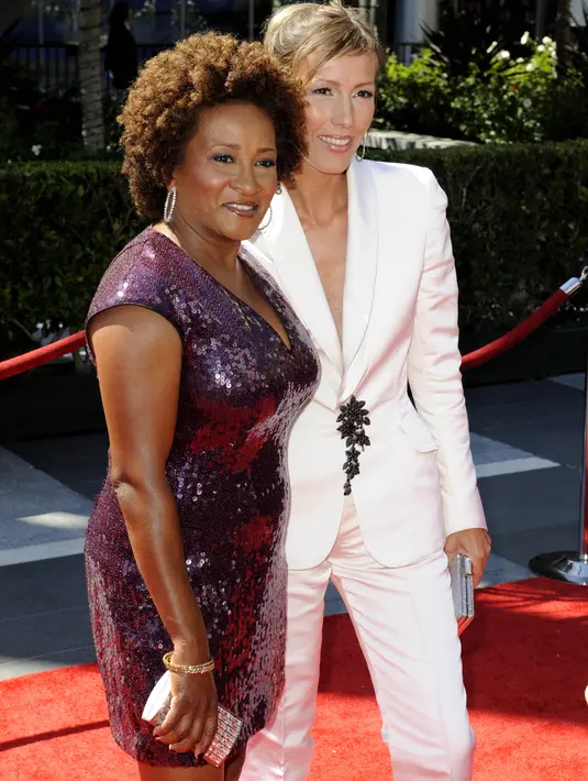 Wanda Sykes dan Alex Sykes. (Bintang/EPA) Sumber: celebwild.com
