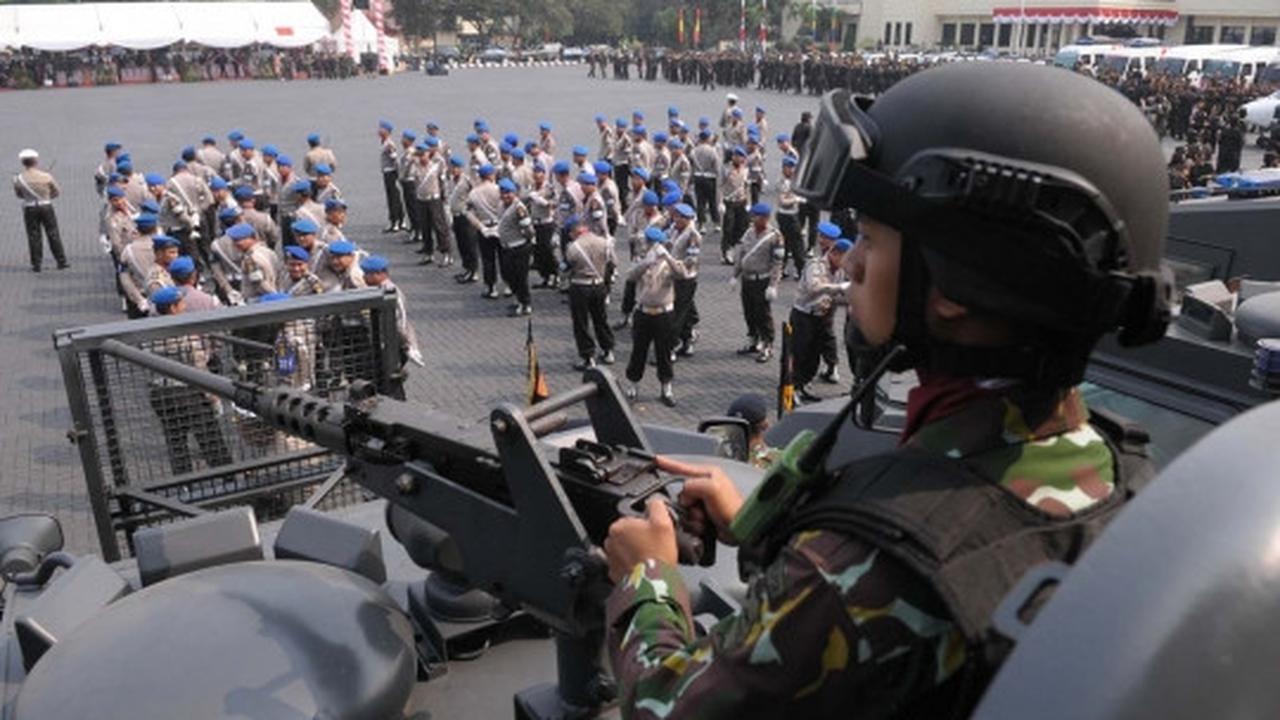 Ribuan polisi bersenjata laras panjang peringati Hari Bhayangkara