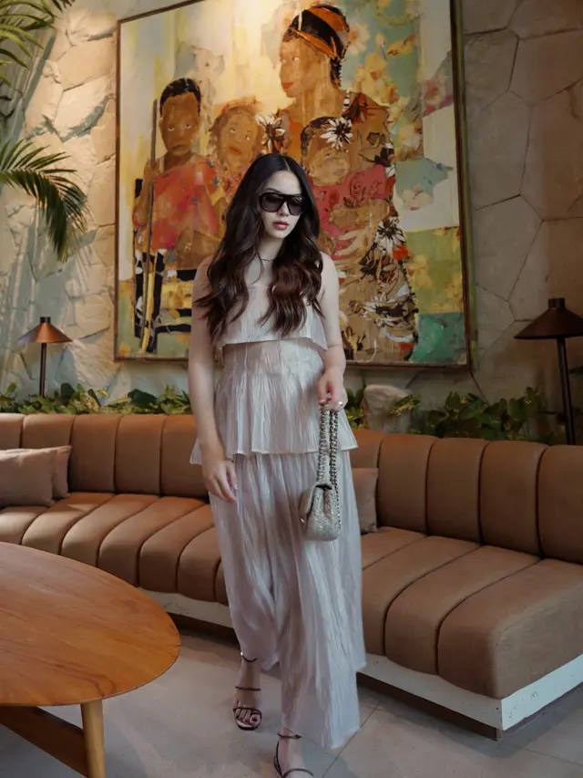 Alyssa Daguise Andalkan Outft Netral untuk Liburan Pertama di Bali Bersama Baby Soleil