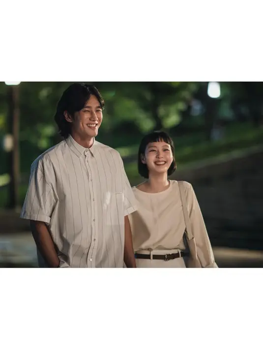 Ahn Bo Hyun menambahkan bahwa neneknya bahkan sempat mengatakan bahwa kemungkinan cucunya akan membawa Kim Go Eun ke kampung halamannya di Busan untuk bertemu dengannya. (Foto: Instagram/ ggonekim)