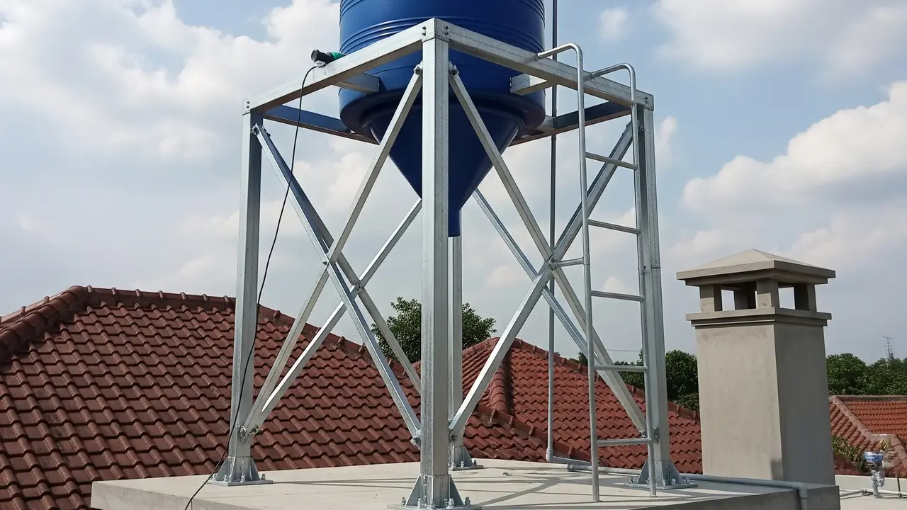 Jarak Aman Toren Air dari Atap Rumah