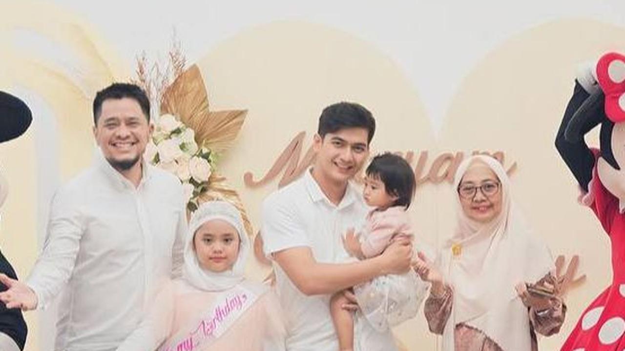 Teuku Ryan Hadir Namun Ricis Absen, Berikut 8 Potret Perayaan Ulang Tahun Anak Oki Setiana Dewi