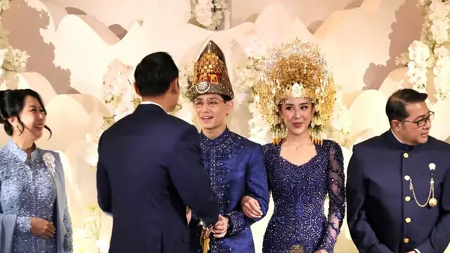 Cleantha Islan pakai baju adat Aceh. [@agusyudhoyono]