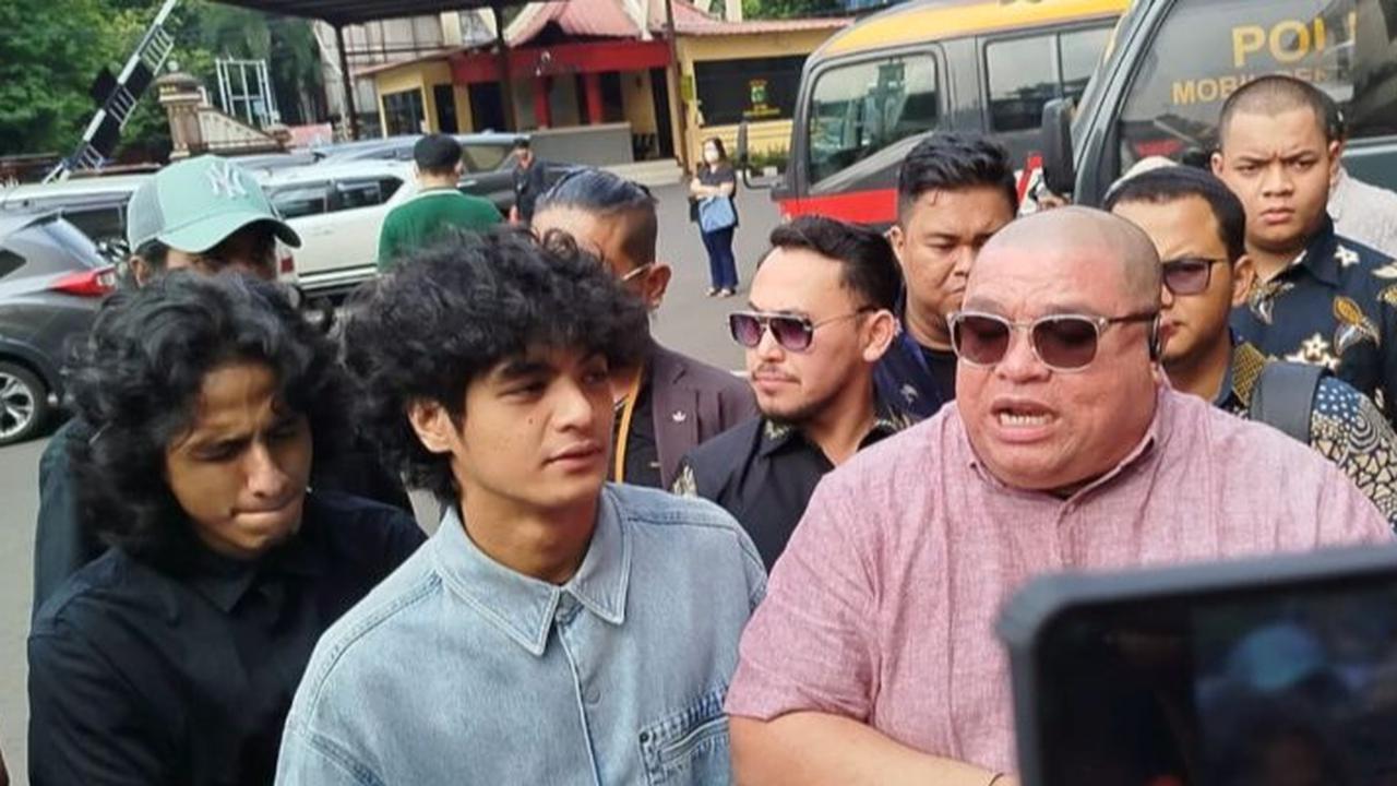 Polisi memanggil Vadel Alfajar Bajideh atau VAB (19) terkait dugaan persetubuhan terhadap anak Nikita Mirzani, Laura Meizani (LM) atau Lolly