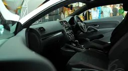 Hatchback yang mengusung desain 2 pintu ini dibanderol dengan harga Rp 590 juta On The Road, Selasa (3/6/14). (Liputan6.com/Faisal R Syam)