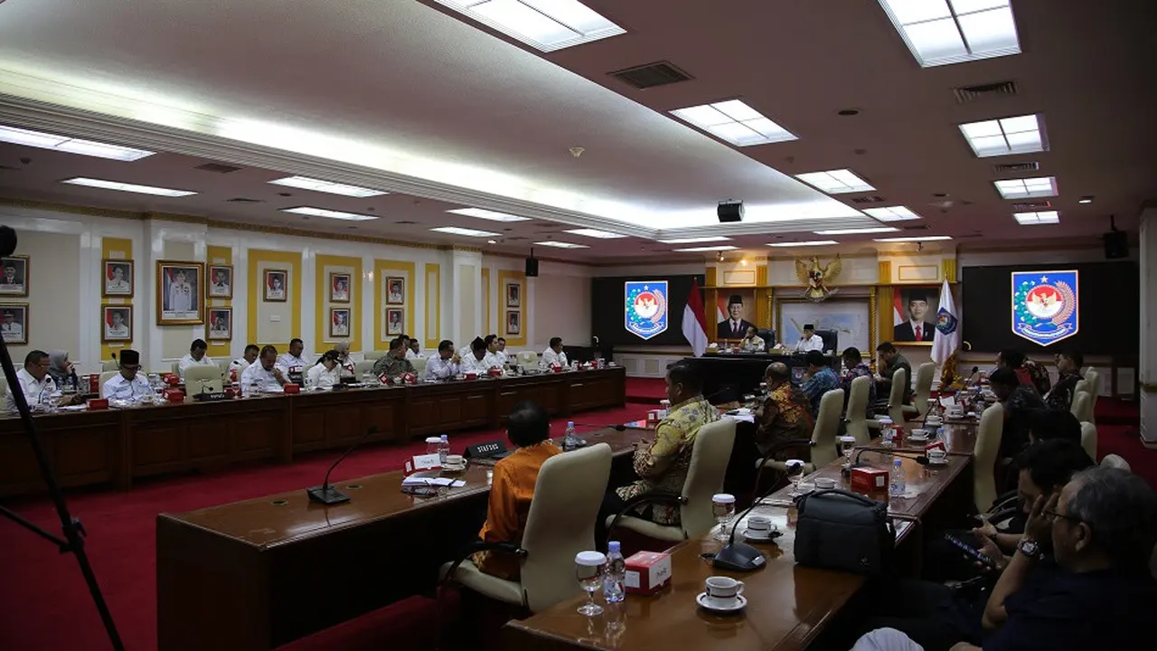 Rapat Kerja Banggar DPR RI, Pemerintah dan Asosiasi Pemerintah Kabupaten Seluruh Indonesia (Apkasi), Kamis (18/9/2025) (Istimewa)