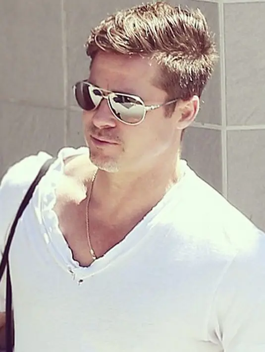 Baik Jolie dan Pitt tak memusingkan pembagian harta tersebut karena sudah ada perjanjian pranikah. Yang terpenting adalah keduanya berkeinginan yang sama, mengasuh keenam anak mereka. (Instagram/BradPittofficial)