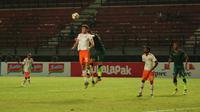 Duel Perseru Vs PS TNI berakhir dengan skor 2-4, Minggu (28/1/2018) di Stadion Gelora Bung Tomo, Surabaya. (Bola.com/Aditya Wany)