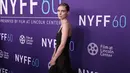 Rooney Mara berpose saat menghadiri pemutaran perdana "Women Talking" selama Festival Film New York ke-60 di Alice Tully Hall di New York pada Senin, 10 Oktober 2022. Dia berdiri di atas sepatu hak tinggi hitam. (Cindy Ord/Getty Images untuk FLC/AFP)
