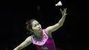 Ratchanok Intanon pebulutangkis puteri asal Thailand menang 2 gim langsung atas Ruselli Hartawan 21-14, 21-14. (Bola.com/Peksi Cahyo)