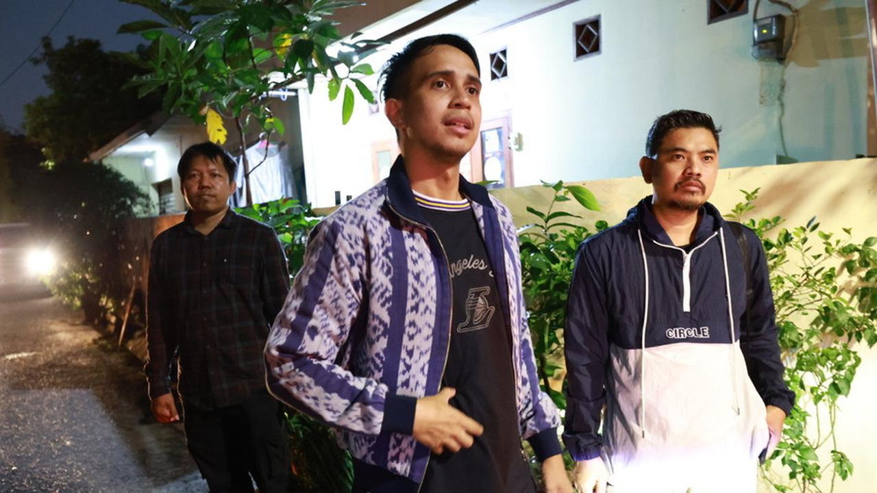Ada Anies Baswedan - Ahok, Potret Suasana Rumah Duka Suami Najwa Shihab yang Sudah Ramai Didatangi Pelayat