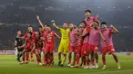 Para pemain Persija Jakarta merayakan gol yang dicetak oleh Aji Kusuma ke gawang PSS Sleman pada laga terakhir BRI Liga 1 2022/2023 di Stadion Utama Gelora Bung Karno (SUGBK), Senayan, Jakarta, Sabtu (15/04/2023). (Bola.com/Bagaskara Lazuardi)