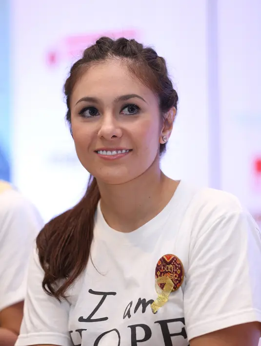 Film 'I Am Hope' disutradarai Adilla Dimitri, dibintangi aktor Fachry Albar, Tatjana Saphira, Tio Pakusadewo, Fauzi Baadila. Dan tayang dibioskop mulai 18 Februari 2016. (Andy Masela/Bintang.com)