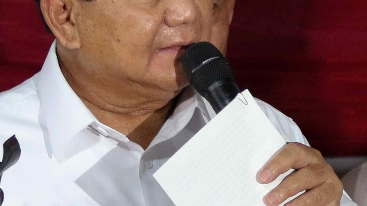 FOTO: Momen Pidato Kemenangan Capres 02 di Kertanegara, Prabowo Sebut Para Pemimpin Dunia Terkesan Pemilu Indonesia Sejuk dan Gembira