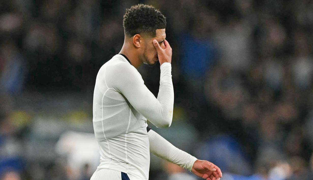 Tampil di depan pendukung sendiri, Timnas Inggris kalah 1-2 dari Yunani. (AFP/Glyn Kirk)