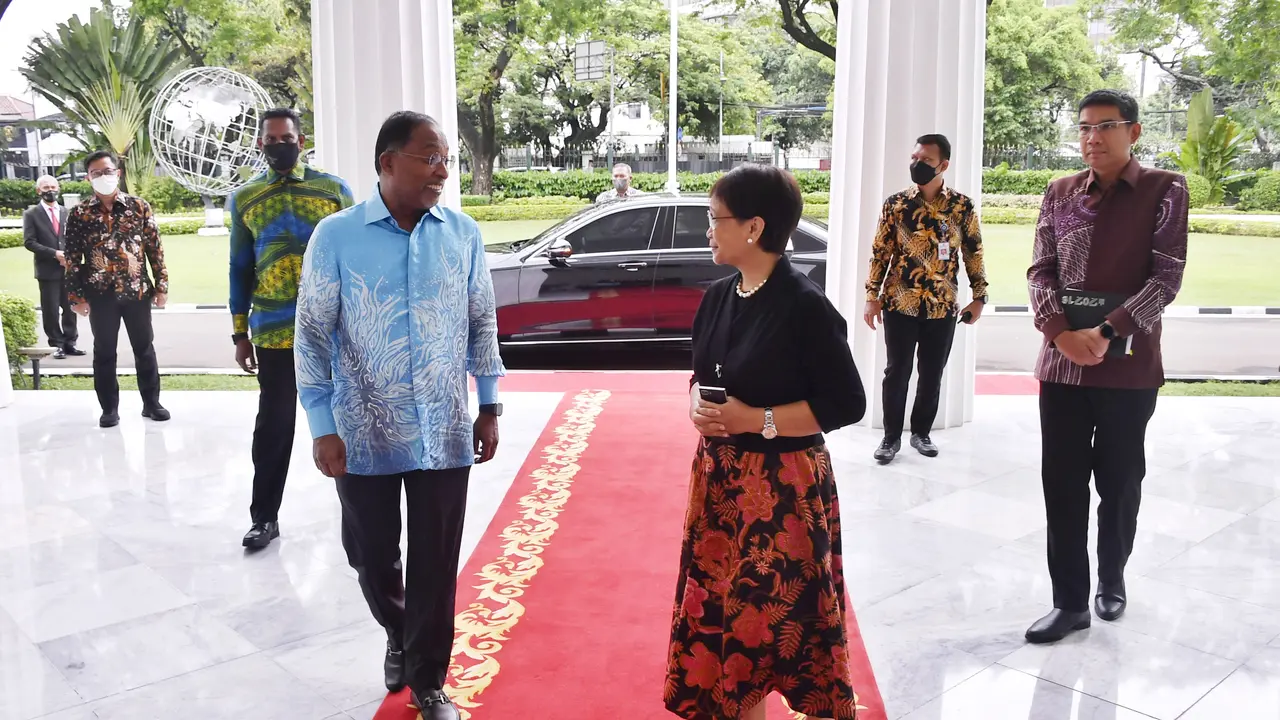 Indonesian dan Malaysia sepakat untuk memperkuat ekonomi kedua negara lewat konektivitas laut dan udara (Kemlu RI)