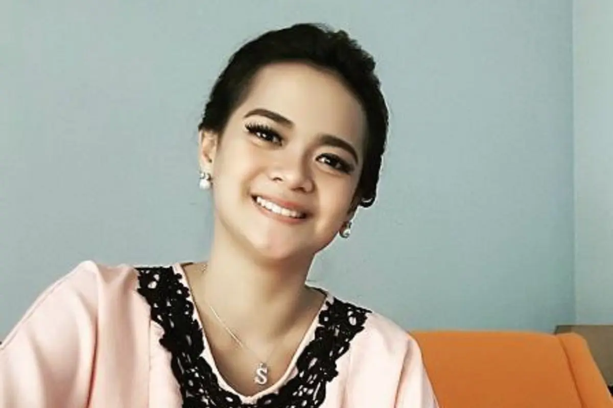 [Bintang] Shezy Idris