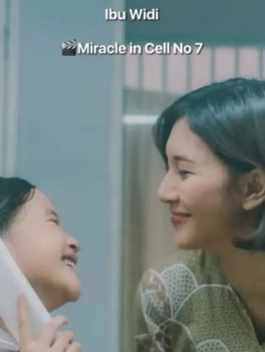 Shiela Dara Aisha ikut bermain dalam film Miracle In Cell No.7 sebagai guru Ika bernama Widi. (Foto: Instagram/@vidialdiano)