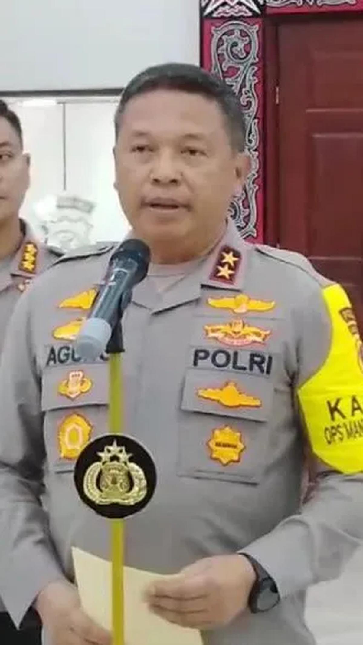"Statusnya sudah tersangka dan dilakukan penahanan," kata Kapolda Sumut Irjen Pol Agung Setya Imam Effendi dalam keterangannya, Senin (27/11).