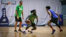 Pemain Timnas Basket Indonesia, Anthony Beane Jr (tengah) saat pemusatan latihan Timnas Basket Indonesia untuk SEA Games 2023 Kamboja di GBK Arena, Senayan, Jakarta, Rabu (03/05/2023). (Bagaskara Lazuardi)