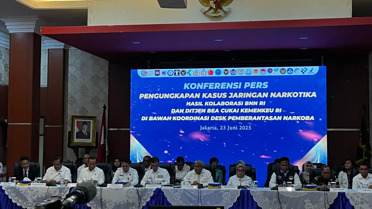 BNN dan Bea Cukai berhasil mengamankan 683.885,79 gram narkotika dan barang terlarang. (Gagas/Liputan6.com)