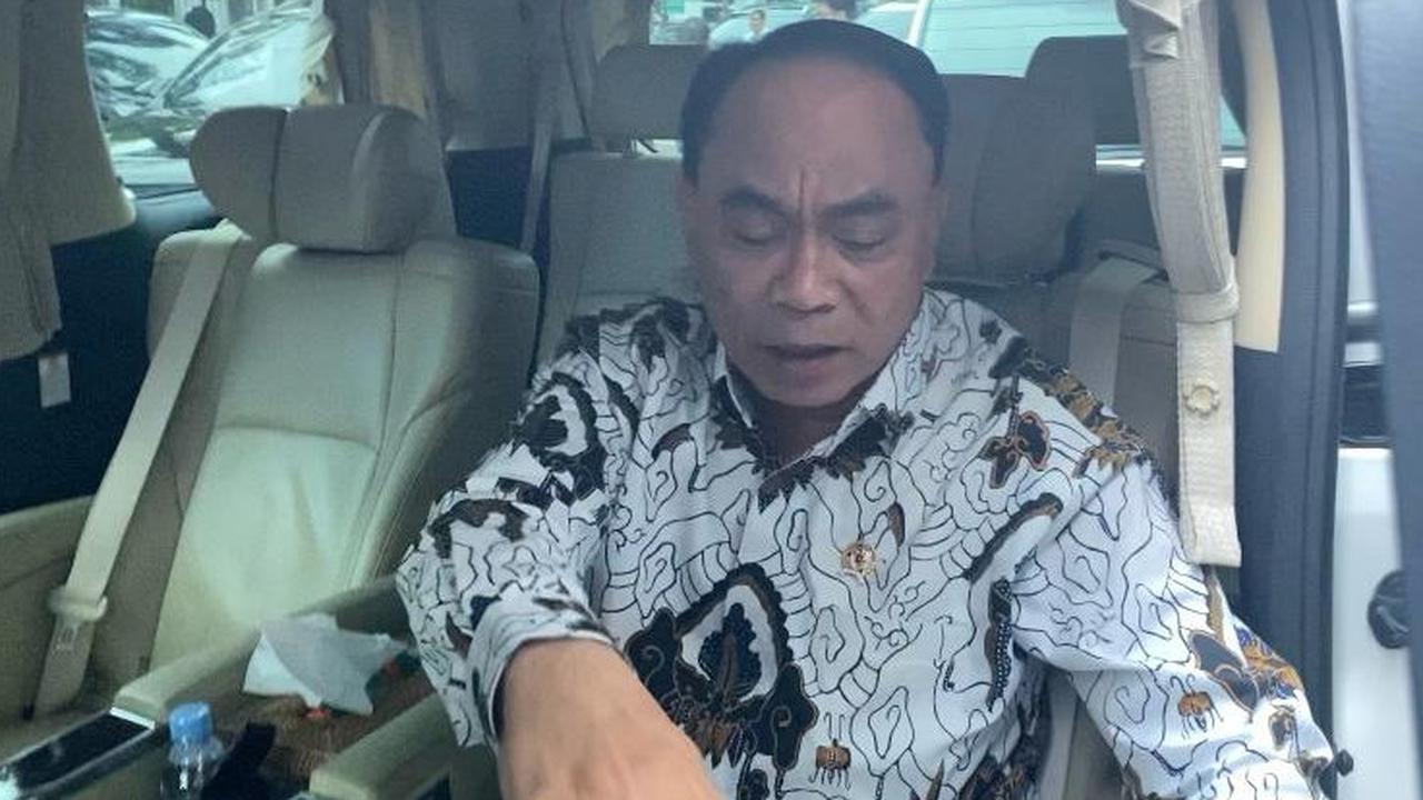 Balik Badan Budi Arie Ditanya 11 Pegawai Komdigi Bekingi Judi Online: Saya Fokus Urus Koperasi